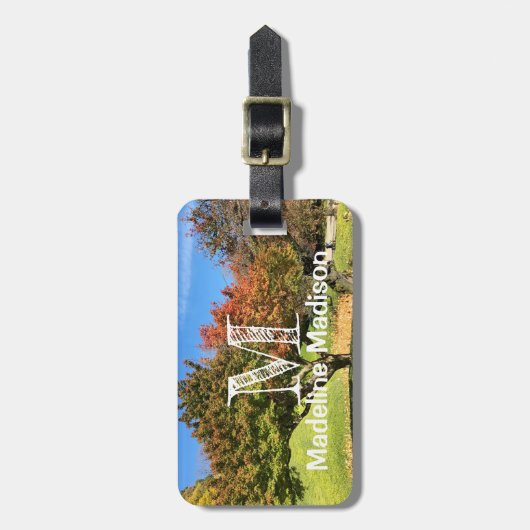 Farbiger Ahornbaum im Herbst Gepäckanhänger (Vorderseite vertikal)