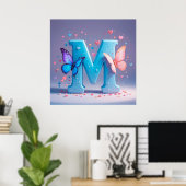 Farbiger Buchstabe M mit Schmetterlingen Poster (Heimbüro)