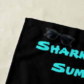 Farbiger Haifisch Strandtuch (Beispiel)