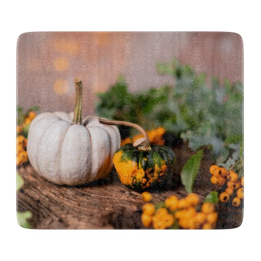 Farbiger Herbst Bounty White Pumpkin Schneidebrett (Vorderseite)