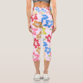 Farbiger Hibiskus, Muster von Blume Capri Leggings (Rückseite)