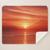 Farbiger Sonnenaufgang auf See, dramatische Wolken Sherpadecke (Vorderseite (Horizontal))