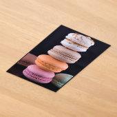 Farbiger Stapel französischer Macarons Acryleinladungen (Ablage )