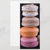 Farbiger Stapel französischer Macarons Einladung (Vorne/Hinten)