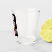 Farbiger Stapel französischer Macarons Schnapsglas (Rechts)