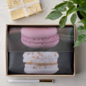Farbiger Stapel französischer Macarons Seidenpapier (Geschenk)