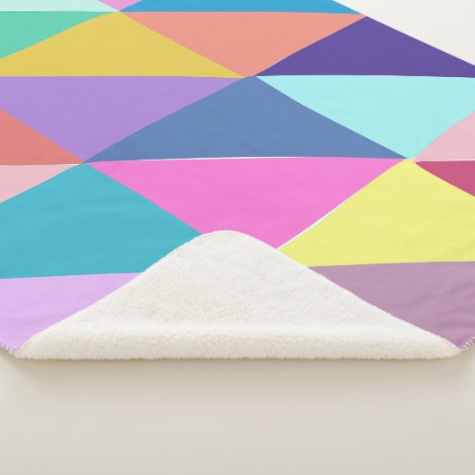 Farbiges Abstraktes geometrisches Triangle-Patchwo Sherpadecke (3/4)