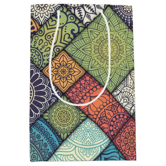 Farbiges Diagonalmuster Mittlere Geschenktüte (Vorderseite)