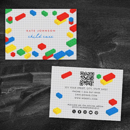 Farbiges Gebäude blockiert die QR-Kodierung für Ki Visitenkarte