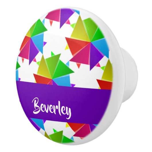 Farbiges gefaltetes Papier auf weiß Keramikknauf (Rechts)