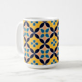 Farbiges geometrisches Muster mit Retro-Fliesendes Kaffeetasse (Vorderseite Links)
