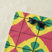 Farbiges geometrisches Muster mit symmetrischer Fo Strandtuch (Beispiel)