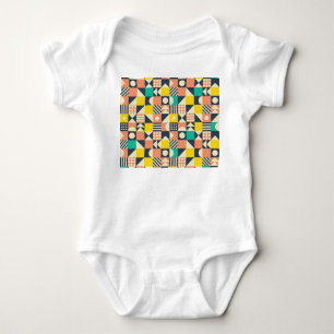 Farbiges geometrisches nahtloses Muster Baby Strampler