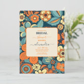 Farbiges Groovy Retro 70er Floral Brautparty Einladung (Stehend Vorderseite)