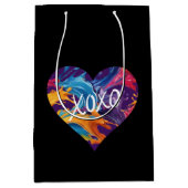 Farbiges Herz XOXO-schwarz-blau Mittlere Geschenktüte (Vorderseite)