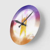 Farbiges Humanitätssymbol Runde Wanduhr (Winkel)