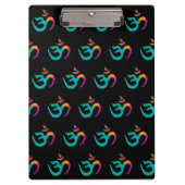 Farbiges OM-Zeichen Klemmbrett (Vorderseite)