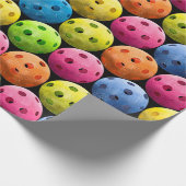 Farbiges Pickleball-Muster im schwarzen Hintergrun Geschenkpapier (Ecke)