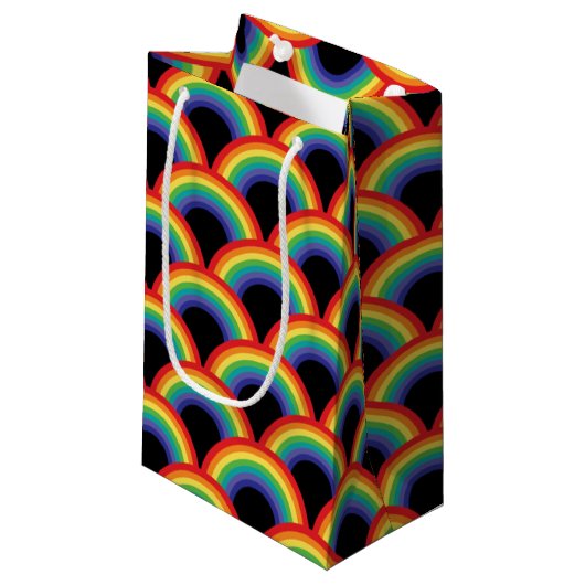 Farbiges Regenbogenmuster Kleine Geschenktüte (Vorderseite Schrägansicht)