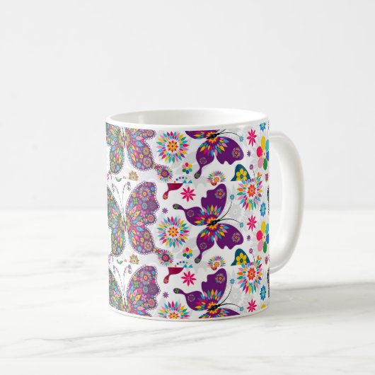 Farbiges Retro-Schmetterling-Muster und Blume Kaffeetasse (VorderseiteRechts)