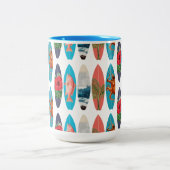 Farbiges Retro-Surfbrett-Muster Zweifarbige Tasse (Mittel)