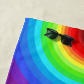Farbiges Strandtuch mit Regenbogenfarben (Beispiel)