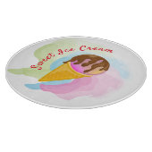 Farbiges Süßeis in einem Kegel Schneidebrett (Ecke)