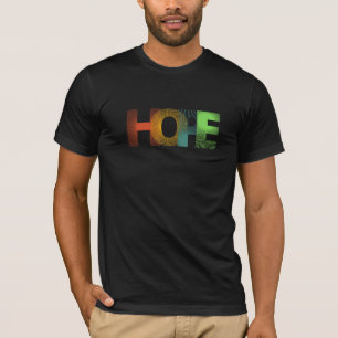 farbiges T-Shirt