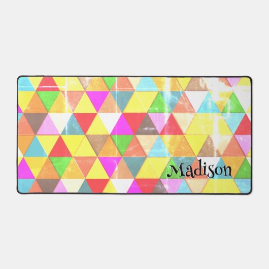 Farbiges Triangle-Retrogeometrie-Muster Monogram Schreibtischunterlage (Vorderseite)