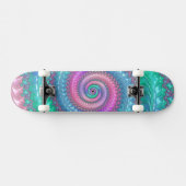 Farbiges Trippy-Funky Jewel Tone Spiral Fraktal Skateboard (Horizontal)