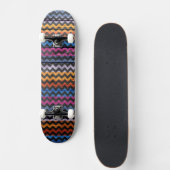 Farbiges Zickzack Holz Abstrakt #5 Skateboard (Vorne)