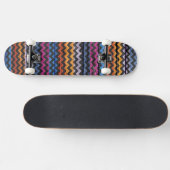 Farbiges Zickzack Holz Abstrakt #5 Skateboard (Horizontal)