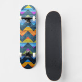 Farbiges Zickzack Holz Abstrakt Skateboard (Vorne)