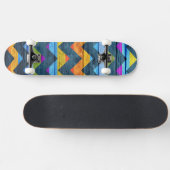 Farbiges Zickzack Holz Abstrakt Skateboard (Horizontal)