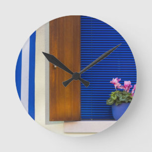 Farblicher Kontrast zum Wohnsitz Runde Wanduhr