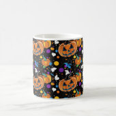 Farbloses, nahtloses Halloween-Muster Kaffeetasse (Mittel)
