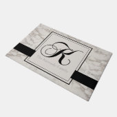 Farbmuster Schwarzes Monogramm K Hinzufügen Name E Fußmatte (Schrägansicht)