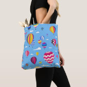 Farbnahtloses Muster mit Luftballons und cl Tasche (Von Nahem)