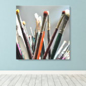 Farbpinsel trocknen im Sonnenlicht Leinwanddruck (Insitu (Holzboden))