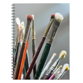 Farbpinsel trocknen im Sonnenlicht Notizblock