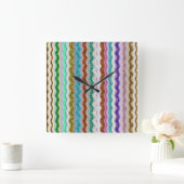 Färbt mit schmarotzerartigen Streifen Quadratische Wanduhr (Zuhause)