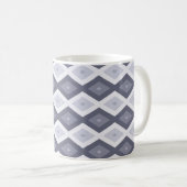 Farbtöne des blauen Rautenmusters Kaffeetasse (VorderseiteRechts)