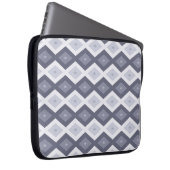 Farbtöne des blauen Rautenmusters Laptopschutzhülle (Vorne Rechts)