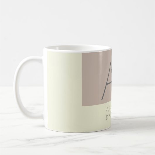 Farbtrendy für vertikale Monogramme Minimalistisch Kaffeetasse (Links)