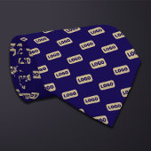 Farbweites rechteckiges Logo Krawatte