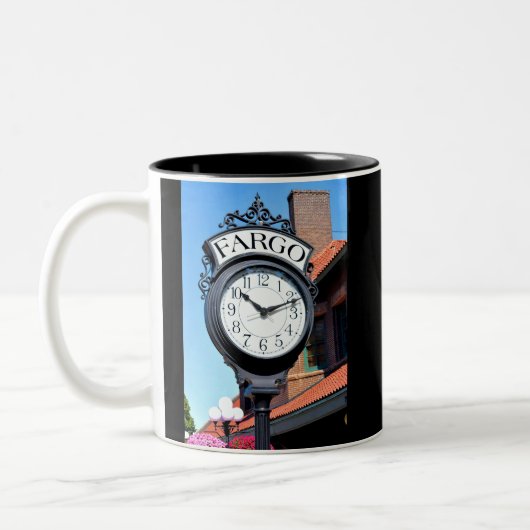Fargo Clock Zweifarbige Tasse (Links)