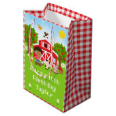 Farm Red Barn Afrikanischer Junge Happy Birthday Mittlere Geschenktüte (Rückseite Schrägansicht)
