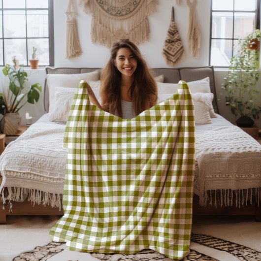 Farmhouse Olive-Green and White Buffalo Plaid Fleecedecke
