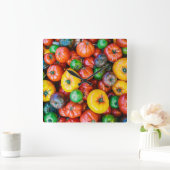 Farms | Colorful Tomato Harvest Quadratische Wanduhr (Zuhause)