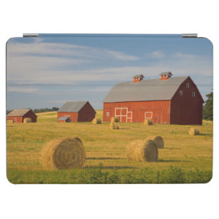 Farms   Red Barns Near Hay Bales iPad Air Hülle